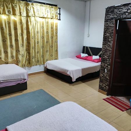 Kencana Guest House Pantai Cenang  Exteriör bild