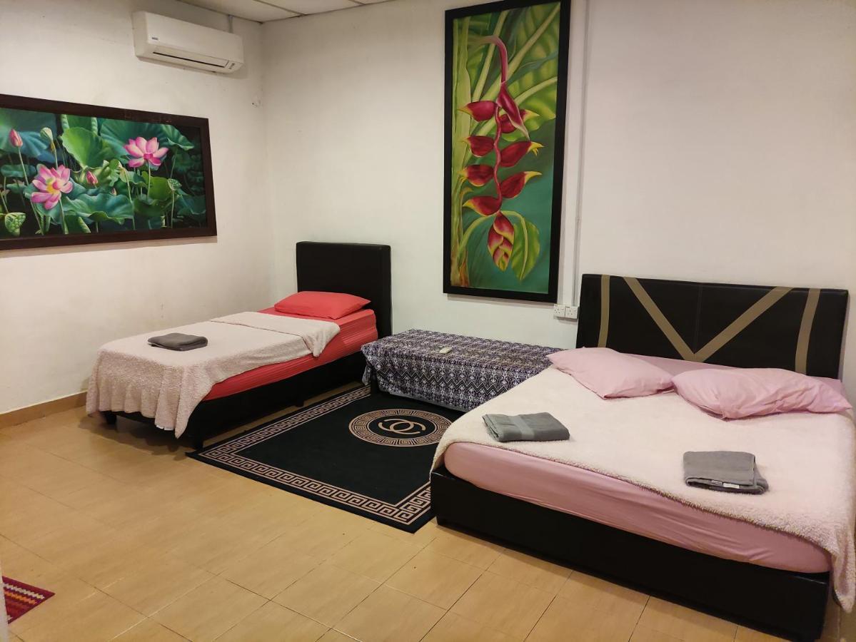 Kencana Guest House Pantai Cenang  Exteriör bild
